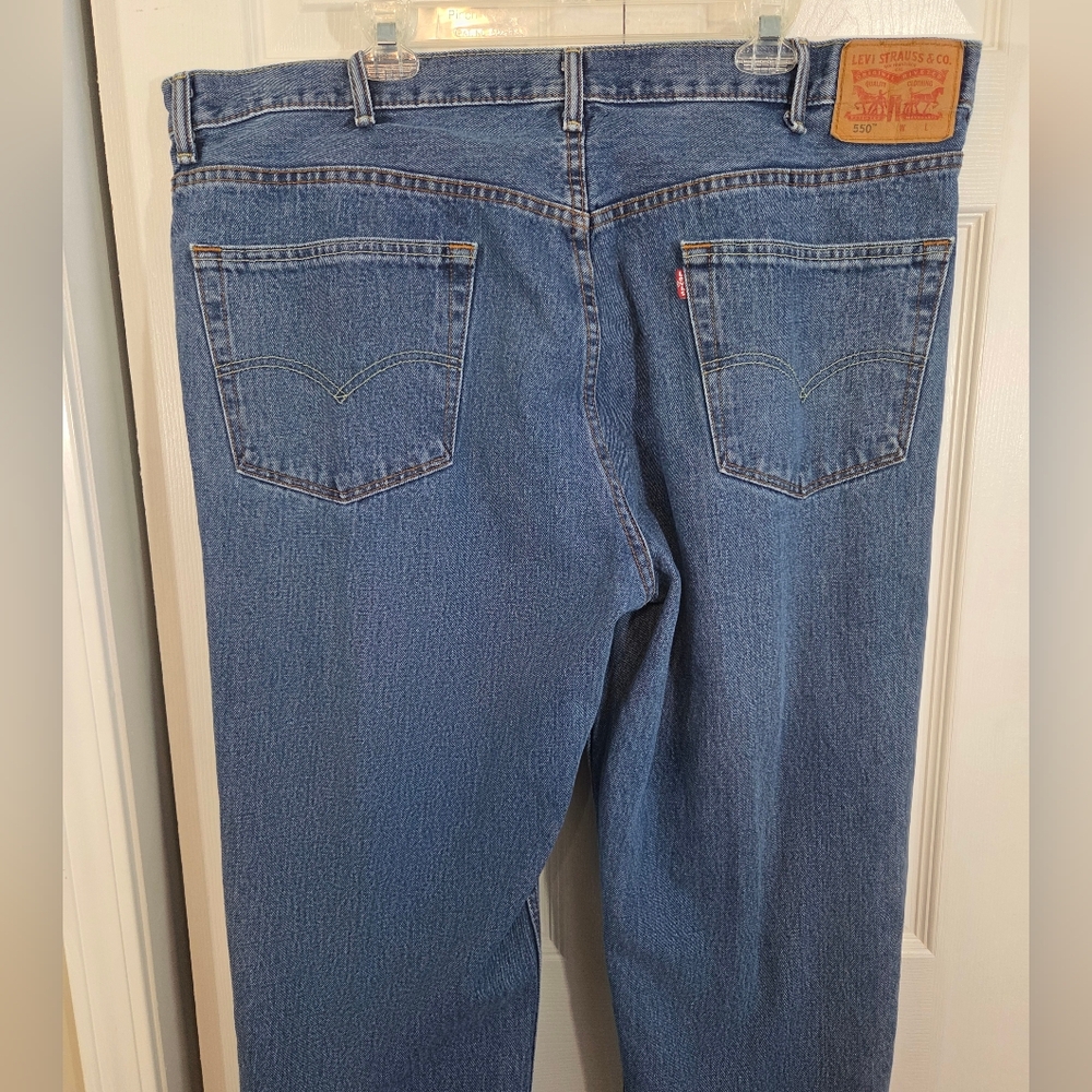 Levi Strauss 550 Men's Straight Leg Relaxed Fit Blue Jeans ~ Pre-Owned - Picture 9 of 12